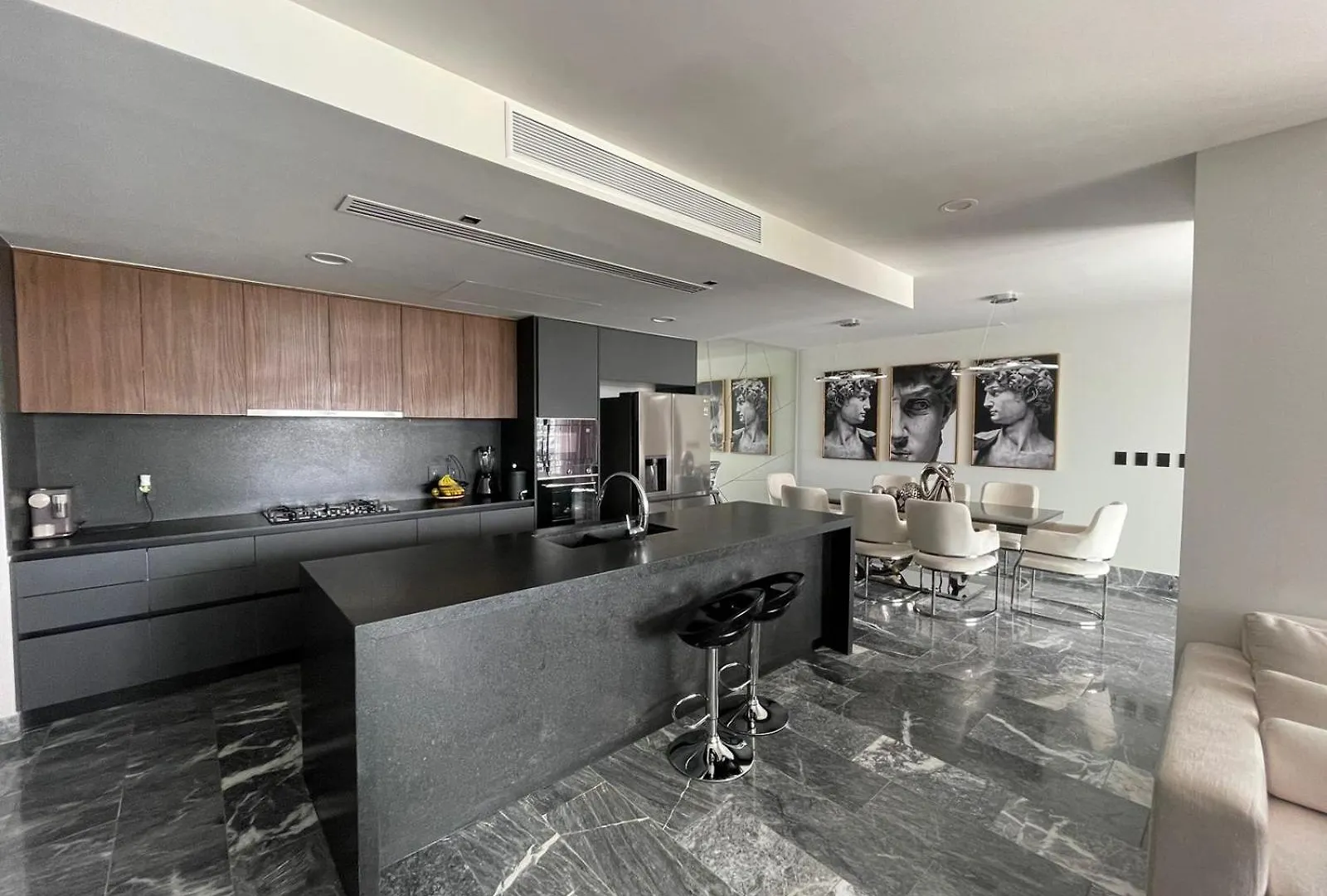 Cancun Luxx Shark Tower Apartment