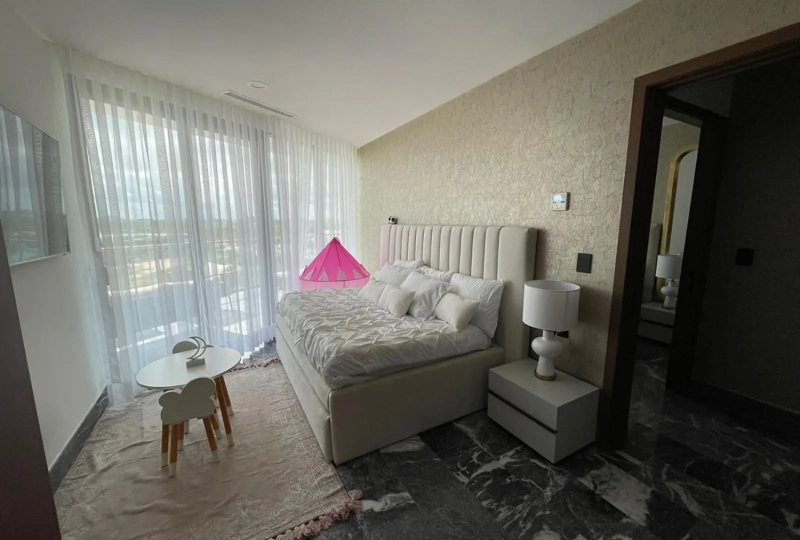 Cancun Luxx Shark Tower Apartment