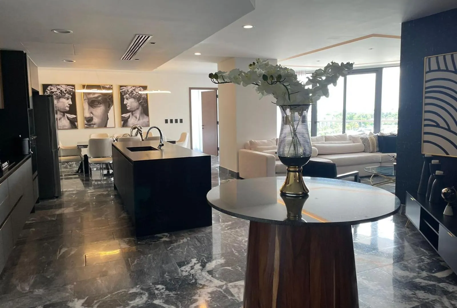 Cancun Luxx Shark Tower Apartment